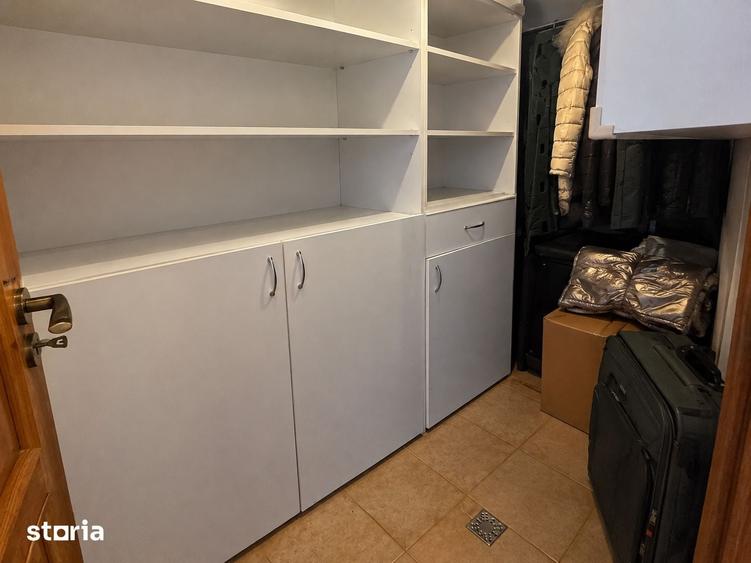 Apartament cu 4 camere decomandat în Florești