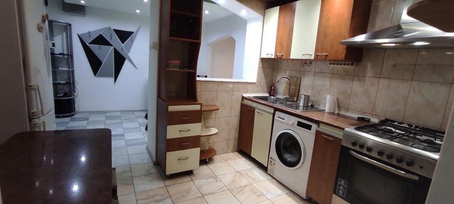 Apartament cu 3 camere decomandat în Alexandru cel Bun