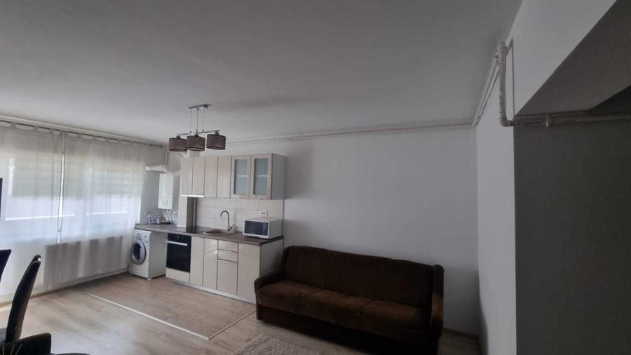 Apartament cu 2 camere decomandat în Titan