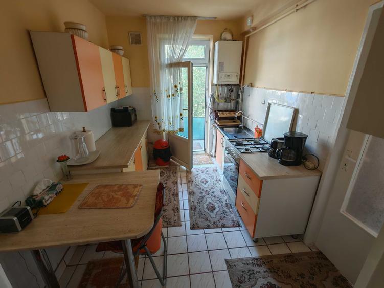 Apartament cu 3 camere decomandat în Ultracentral