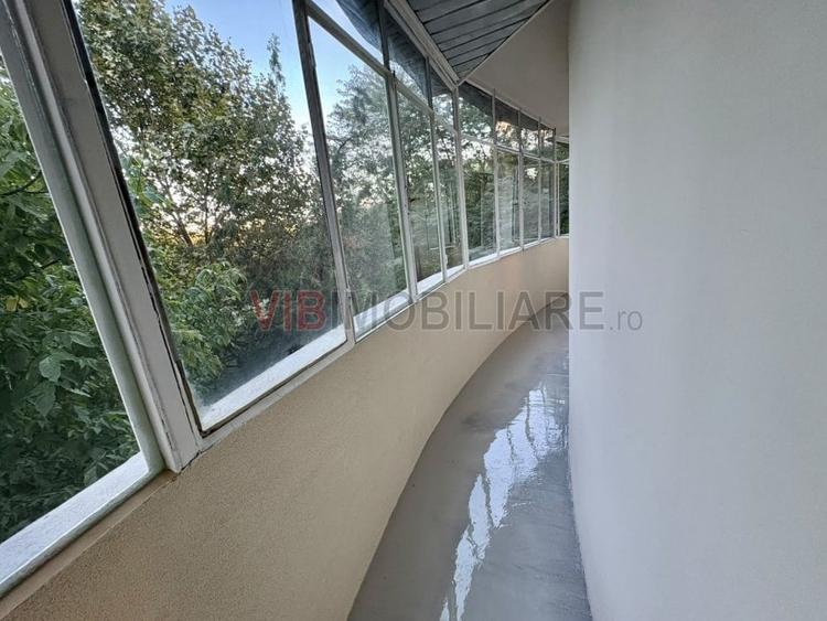 Apartament cu 2 camere decomandat în Crângași