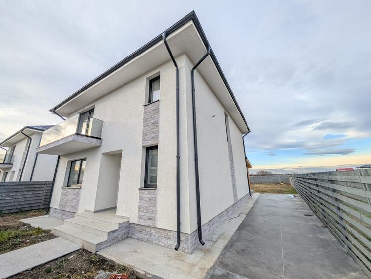Casă individuală cu 5 camere cu Canalizare în Corbeanca