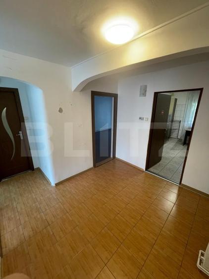 Apartament cu 3 camere decomandat, mobilat în Zorilor