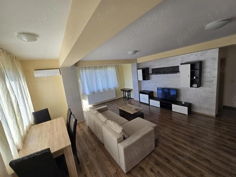 Apartament cu 3 camere decomandat în Podgoria
