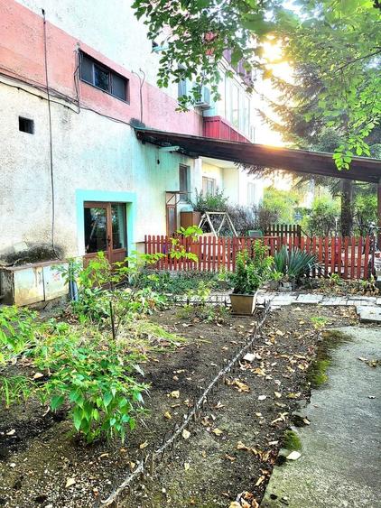 Apartament cu 2 camere semidecomandat în Aradului
