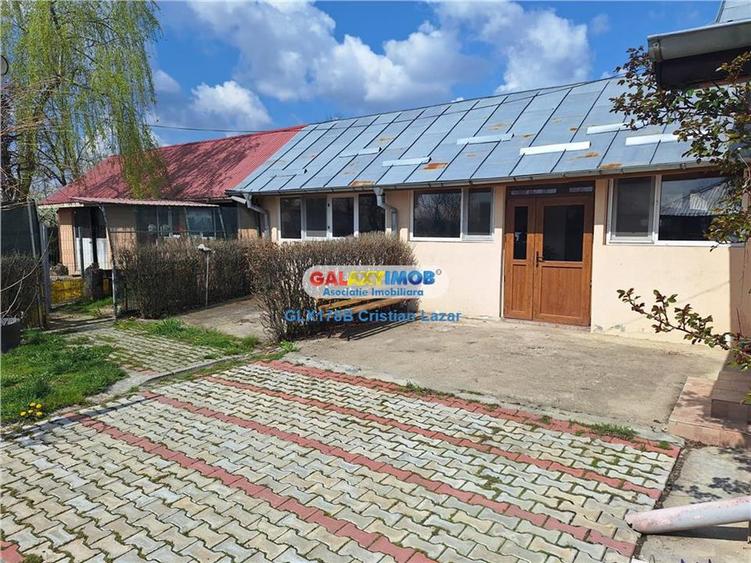 Casă cu 5 camere cu Teren 3190 Mp în Răcari