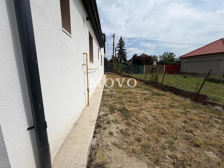 Casă individuală cu 4 camere cu Canalizare în Utvin