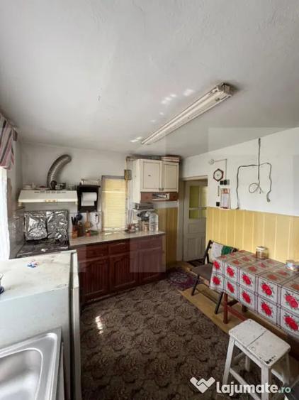Casă cu 2 camere cu Teren 1200 Mp în Călinești