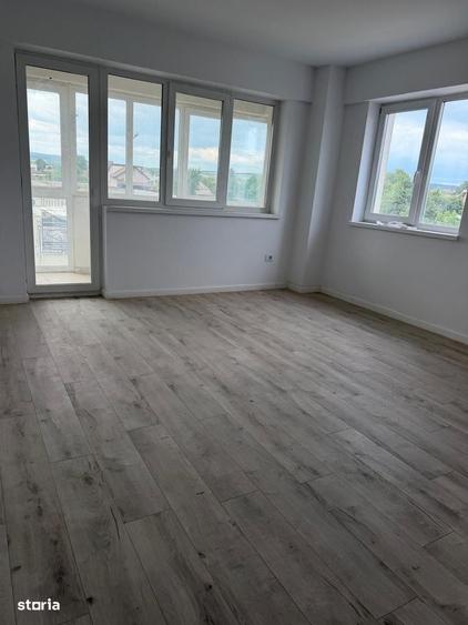 Apartament cu 3 camere în Calea Moldovei