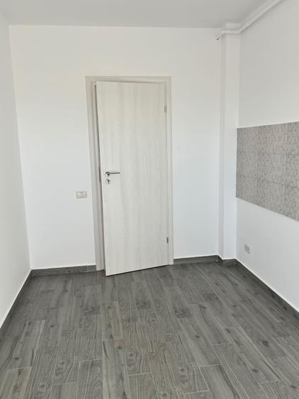 Garsonieră decomandată în Noua