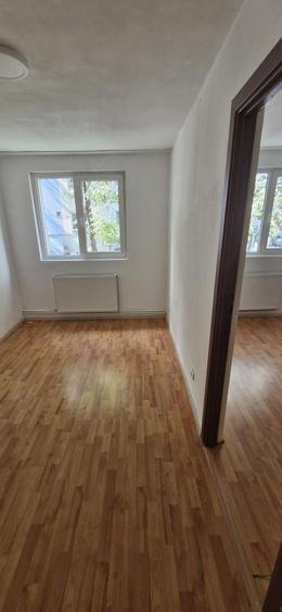 Apartament cu 2 camere semidecomandat în Prelungirea Ferentari