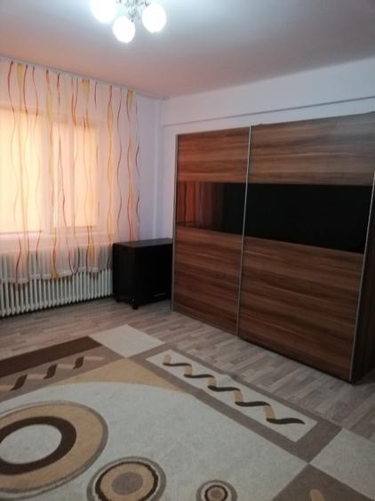 Închiriez apartament cu o camera 38mp - 6
