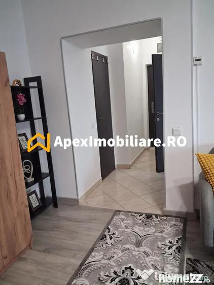 Apartament cu 2 camere decomandat, mobilat în P-ța Romană