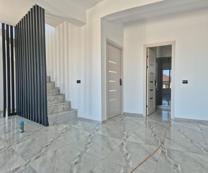 Casă individuală cu 4 camere cu Canalizare în Lumina