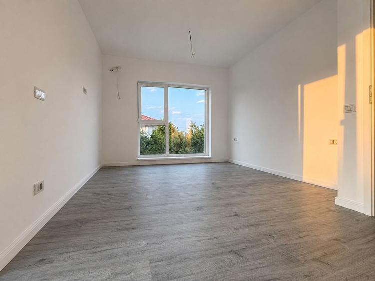 Duplex cu 4 camere cu Canalizare în Ghiroda