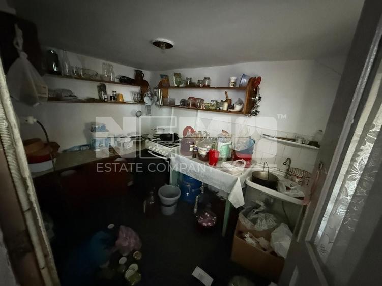 Casă individuală cu 3 camere cu Canalizare în Central