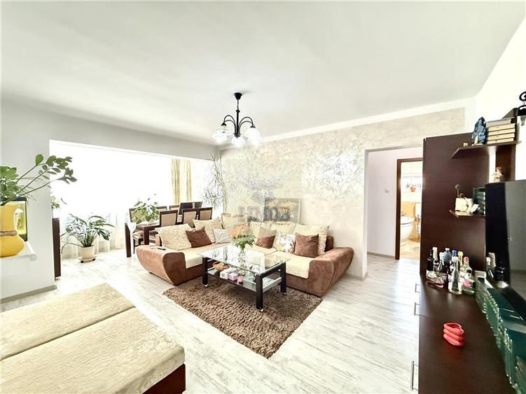 Apartament cu 2 camere semidecomandat, mobilat în Ștrand