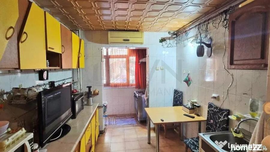 Apartament cu 4 camere semidecomandat în Crângași
