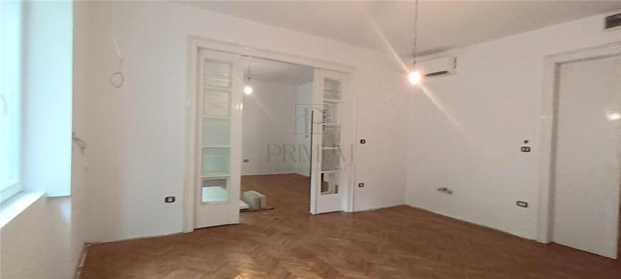 Spațiu comercial, de 100 mp, în Central