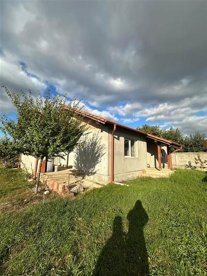Casă individuală cu 3 camere cu Teren 460 Mp în Oșorhei