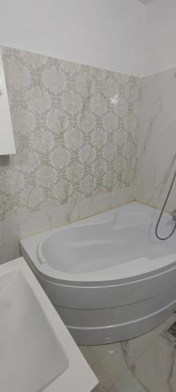 Apartament cu 4 camere decomandat în Dacia