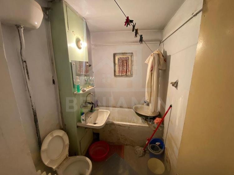 Apartament cu 2 camere semidecomandat în Rovine