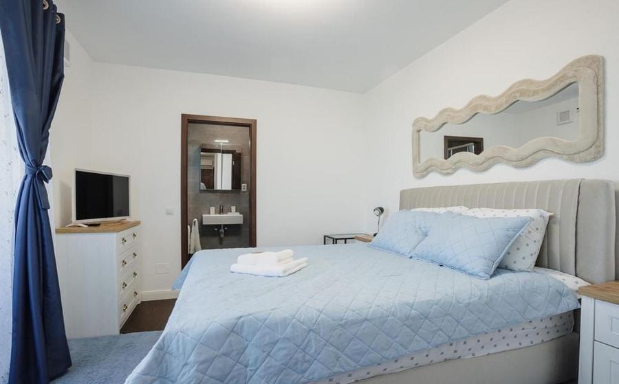 Apartament cu 3 camere semidecomandat, mobilat în Gheorgheni