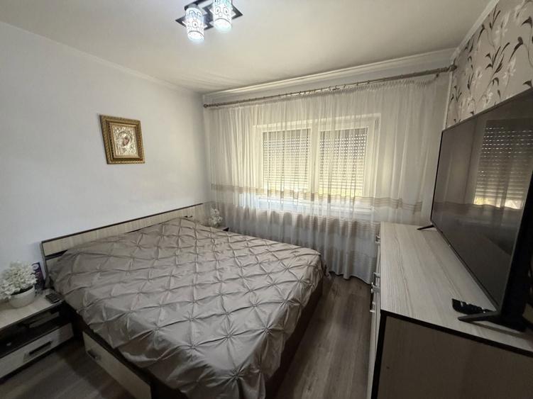 Apartament cu 3 camere decomandat, mobilat în Buzaului