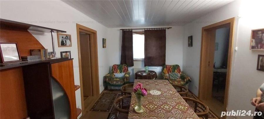 Casă cu 4 camere în Popești