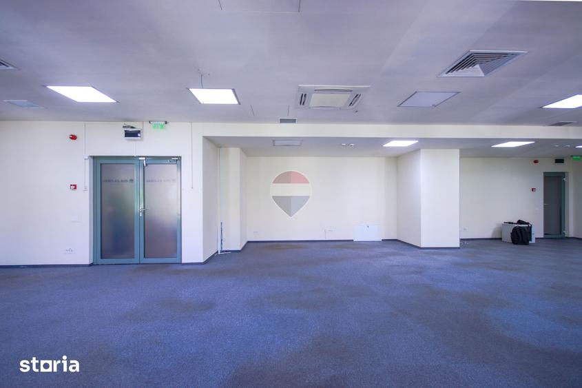Spațiu comercial, de 330 mp, în Central