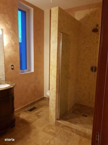 Spațiu comercial, de 450 mp, în Tăuți
