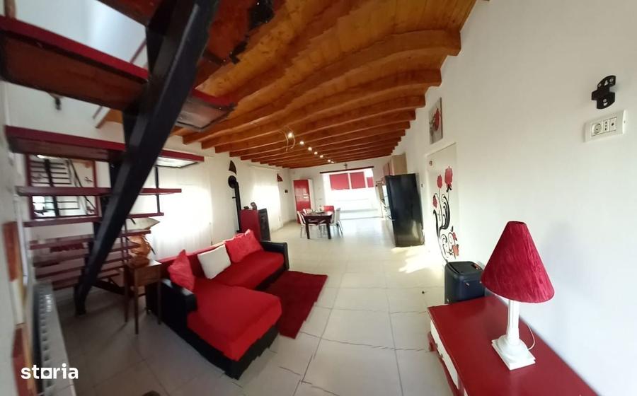 Casă cu 4 camere în Central