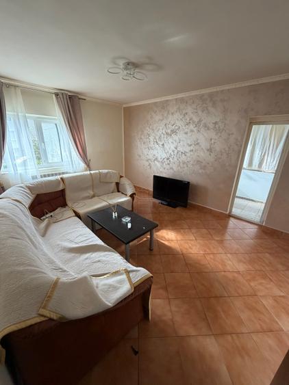 Apartament cu 2 camere decomandat, mobilat în Central