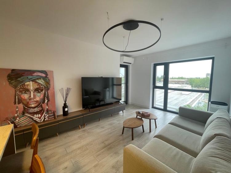 Apartament cu 3 camere decomandat, mobilat în P-ta Presei Libere