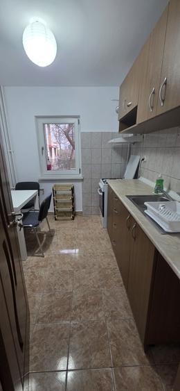 Apartament cu 2 camere decomandat în Rovine
