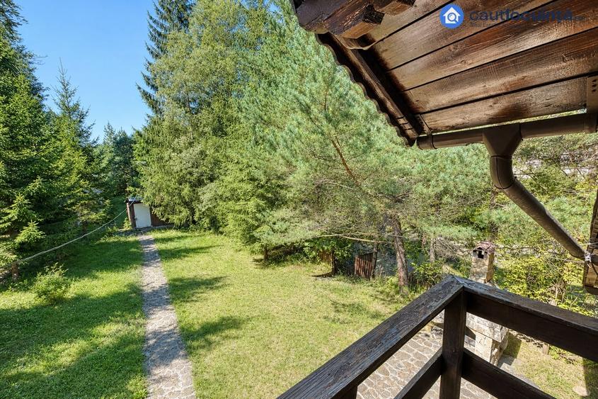 Casă cu 5 camere cu Teren 300 Mp în Trăisteni
