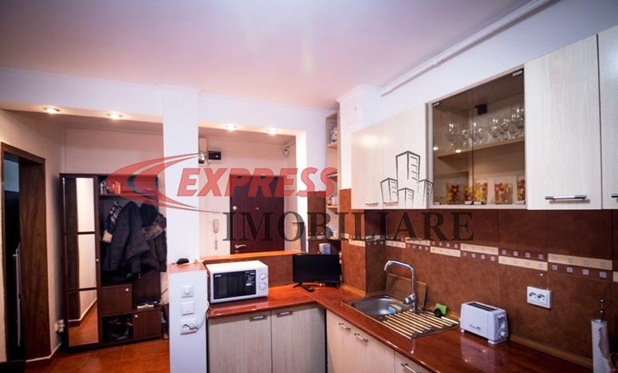 Apartament cu 3 camere decomandat în Dristor