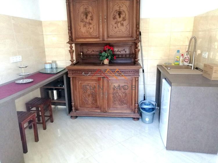 Casă individuală cu 5 camere cu Canalizare în Central