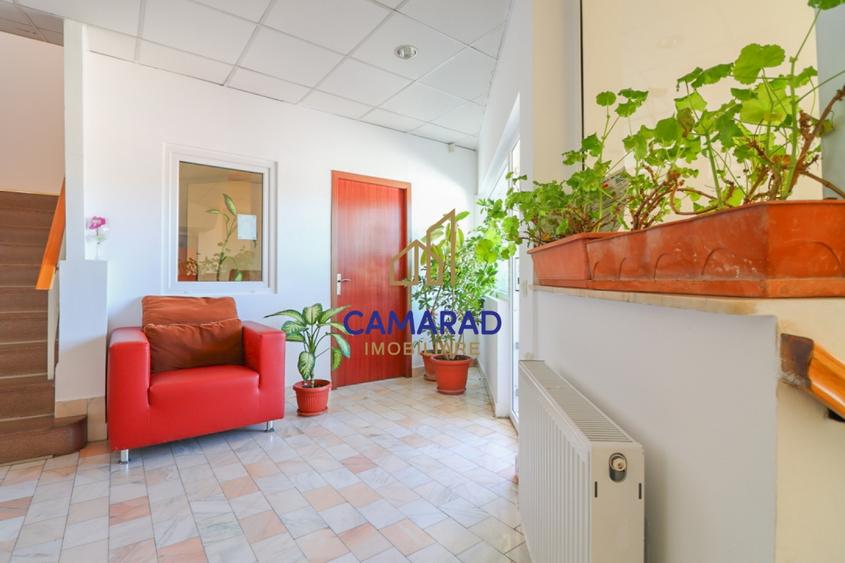 Casă individuală cu 10 camere cu Canalizare în Iancului