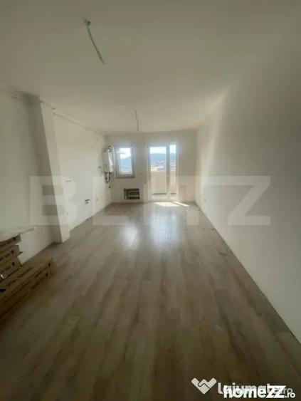 Apartament cu 3 camere decomandat în Independenței