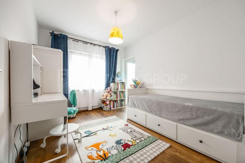 Apartament cu 4 camere decomandat, mobilat în Tractorul