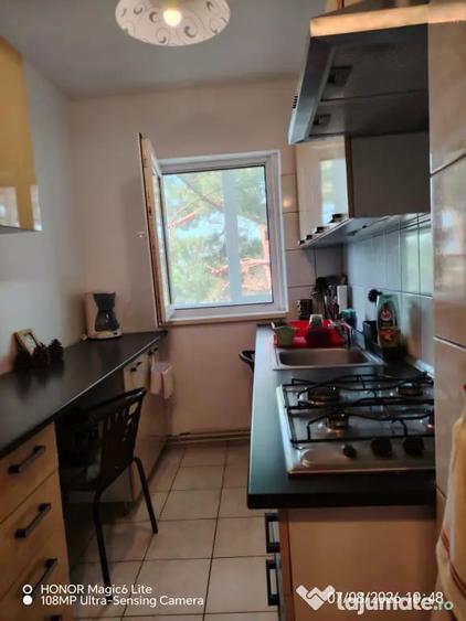 Apartament cu 3 camere decomandat în Bartolomeu