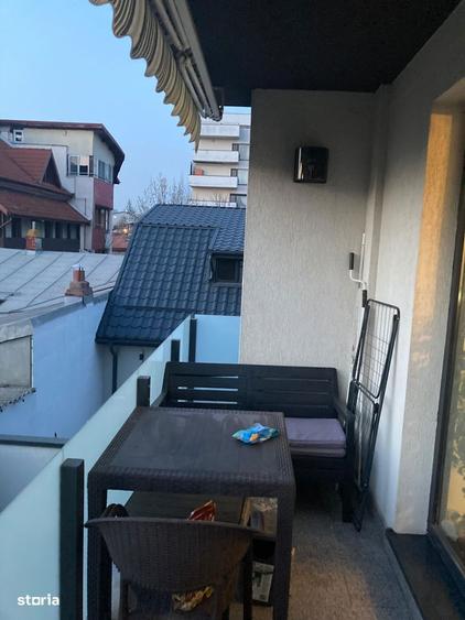 Apartament cu 3 camere în Jiului
