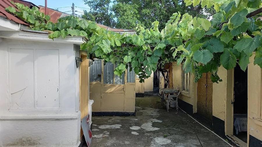 Casă cu Teren 280 Mp în Central