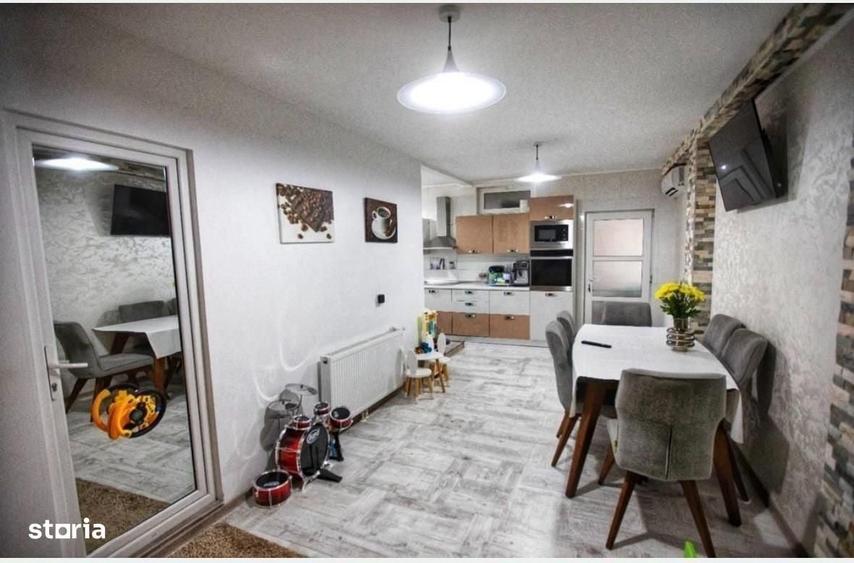 Casă cu 4 camere cu Teren 421 Mp în Central