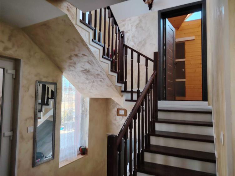 Casă cu 4 camere cu Teren 3125 Mp în Central