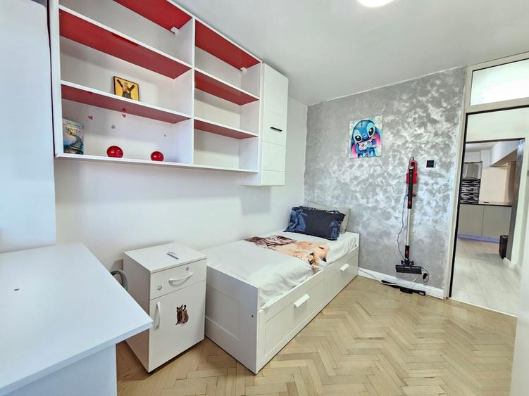 Apartament cu 3 camere decomandat, mobilat în Panduri