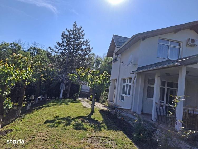Casă cu 4 camere cu Teren 613 Mp în Bucov
