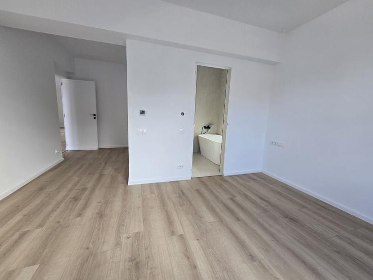 Casă individuală cu 4 camere cu Canalizare în Balotești