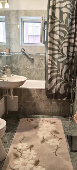 Apartament cu 3 camere decomandat în Scriitorilor